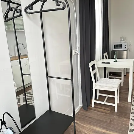 Miniapartment Mit Bad Und Kochnische